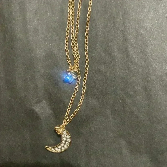 Crystal & Rhinestone Necklace Bundle - Picture 4 of 5